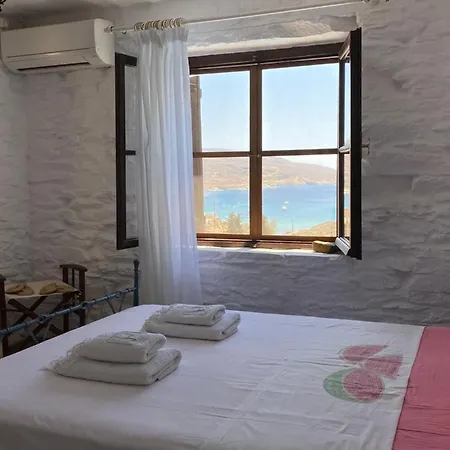 Tereza, 3-min Walk To Beach Waves Villa Koundouros