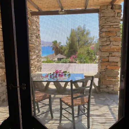 Tereza, 3-min Walk To Beach Waves Villa Koundouros