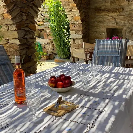 Tereza, 3-min Walk To Beach Waves Villa Koundouros