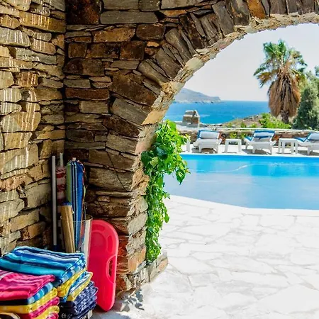 Tereza, 3-min Walk To Beach Waves Villa