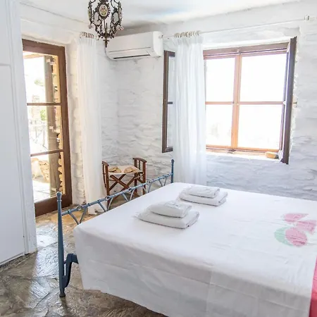 Villa Tereza, 3-min Walk To Beach Waves Koundouros