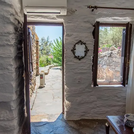 Villa Tereza, 3-min Walk To Beach Waves Koundouros