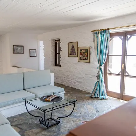 Tereza, 3-min Walk To Beach Waves Villa